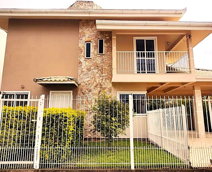 Casa à venda com 3 quartos – Carianos